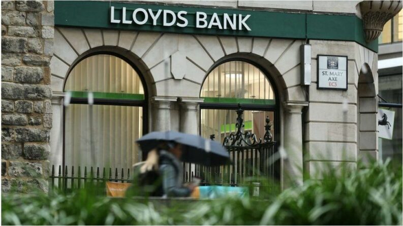 Lloyds Shares Add 21% YTD, as Buyback Boosts Holders